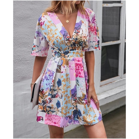 Boho Floral Print V neck Mini Dress - Picture 1 of 8
